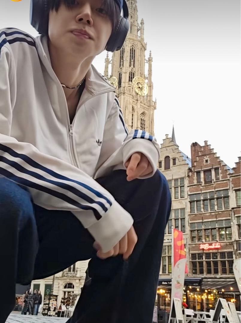 TXTヨンジュン着adidasベッケンバウアートラックジャケット クリア
