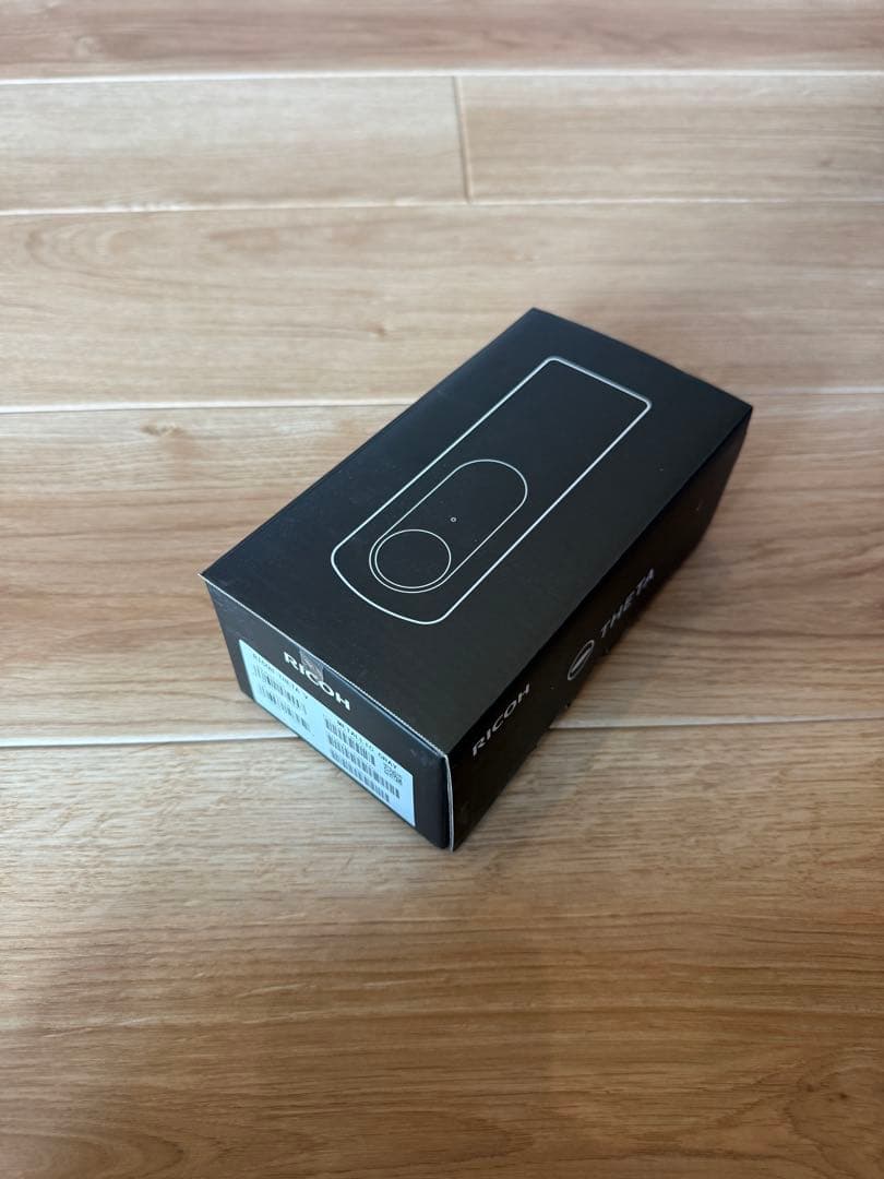 RICOH THETA V 360度カメラ Ricoh Theta V is a 360-Camera with 4K, Spatial Audio, and Live