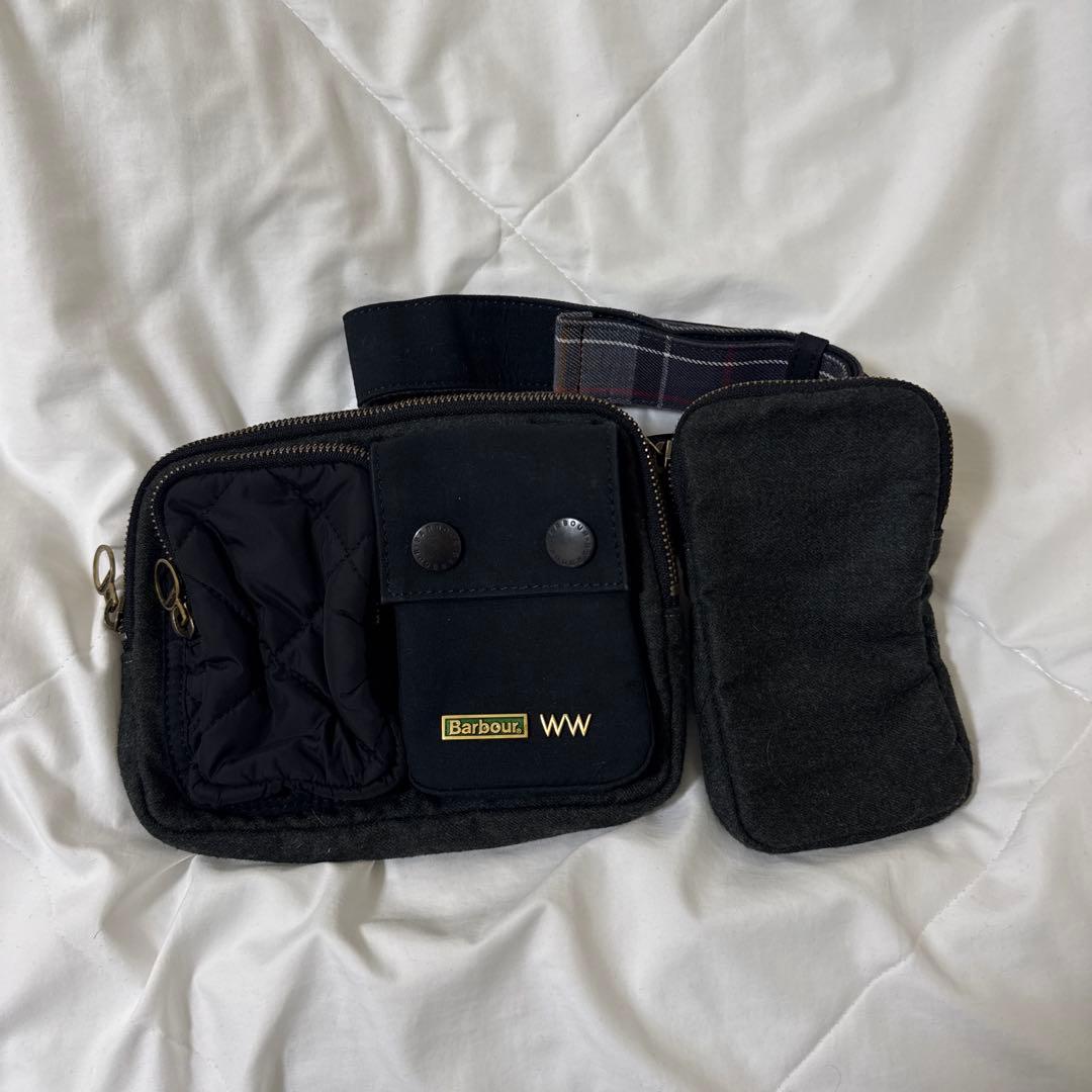 Barbour WW ブラックボディバッグ Barbour（バブアー） ショルダーバッグ 「TRANSPORT / トランスポート