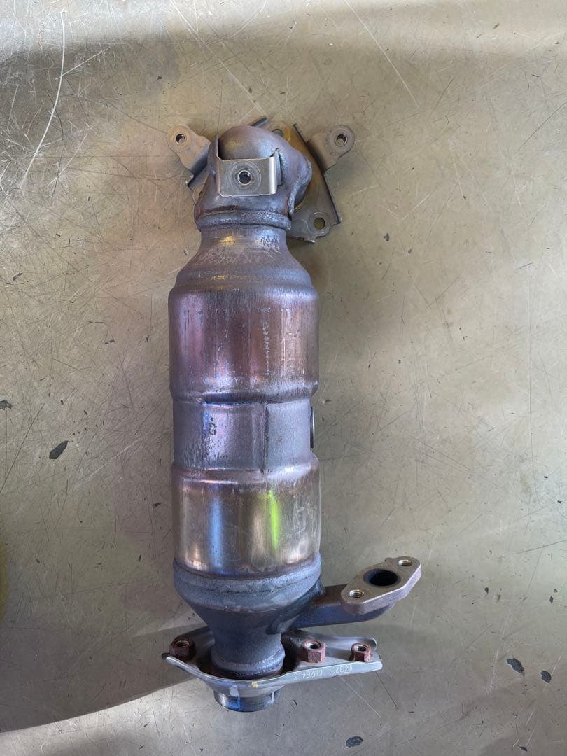 N-BOX JF3ホンダ 触媒コンバーター N-BOX N−BOX DBA-JF3 触媒 コンバーター NH731P 18150-5YT-000