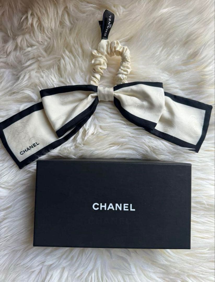 【正規品】CHANEL シャネル リボンシュシュ 白 CHANEL】どんなコーデにも◎シャネルリボンシュシュ エクリュ (CHANEL