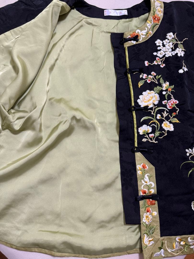 中華風 清時代刺繍短めチャイナジャケット上着トップス改良型漢服風短