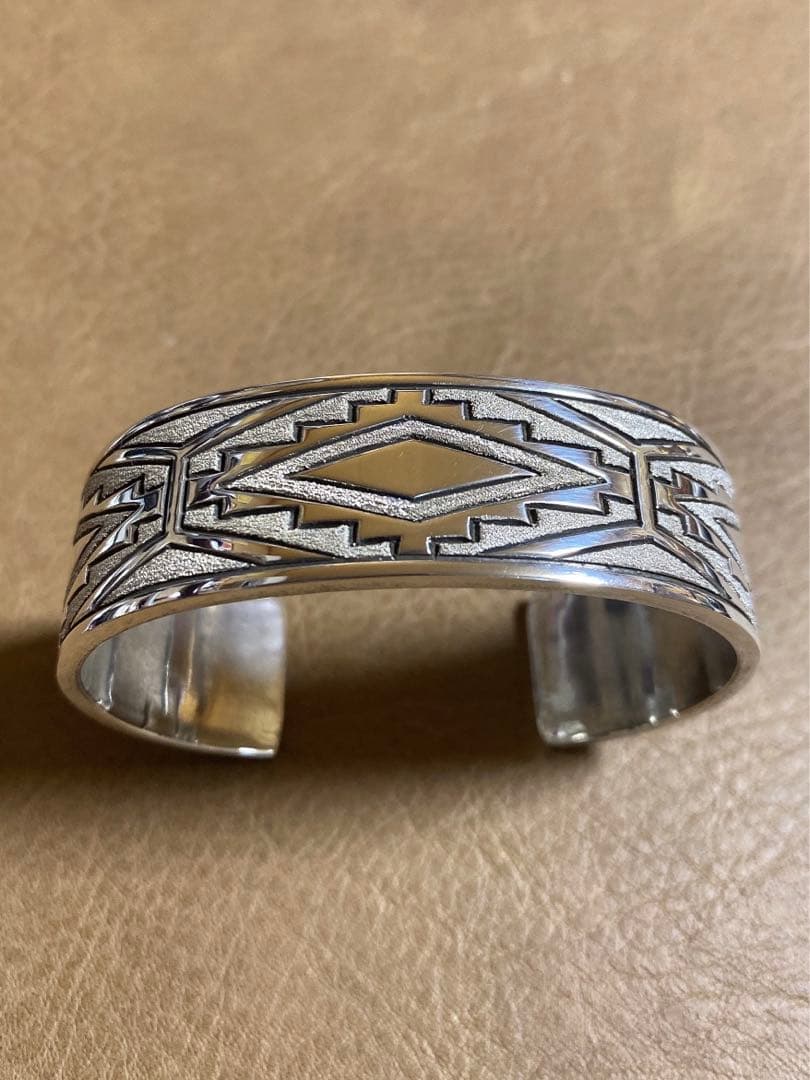 Jennifer Curtis ジェニファーカーティス　navajo バングル Jennifer Curtis ジェニファーカーティス シルバー バングル