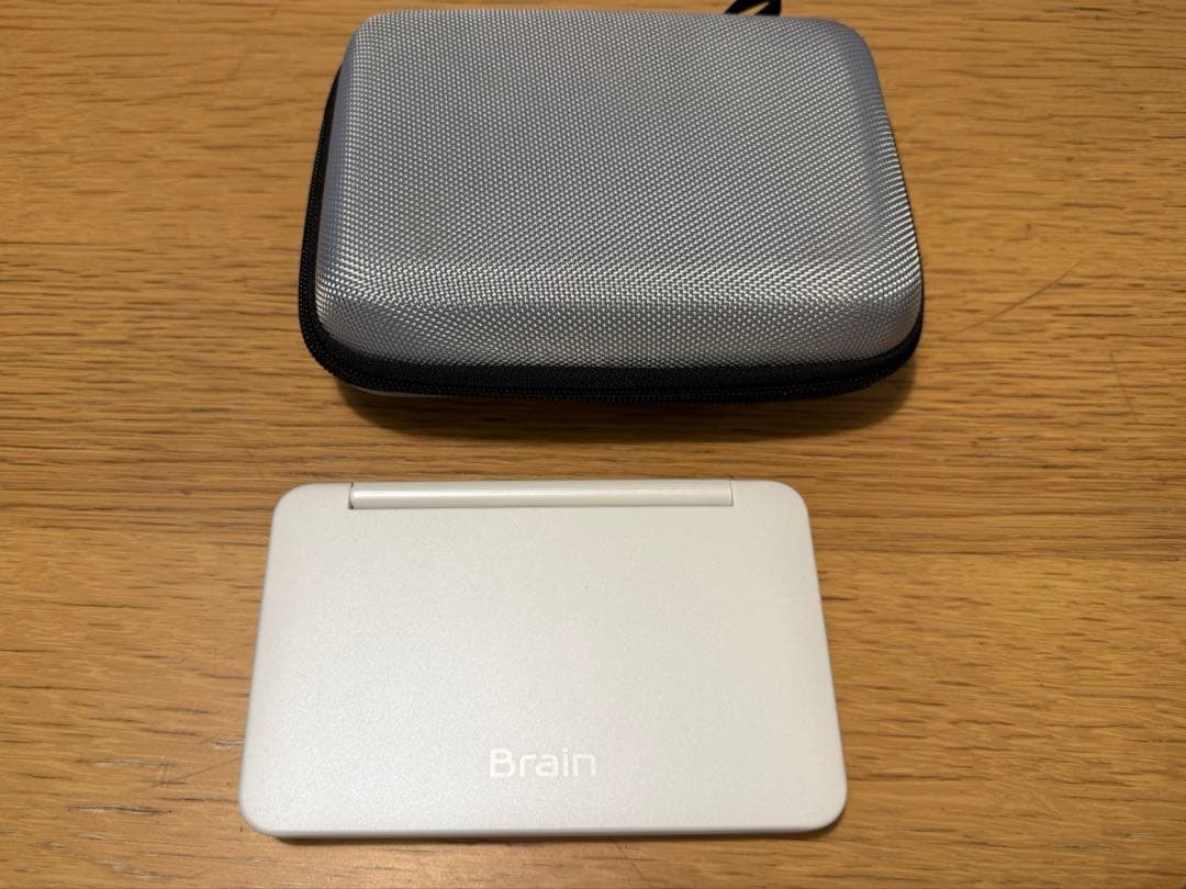 SHARP Brain ホワイト 電子辞書 PW-SH7 ケース付き - メルカリ