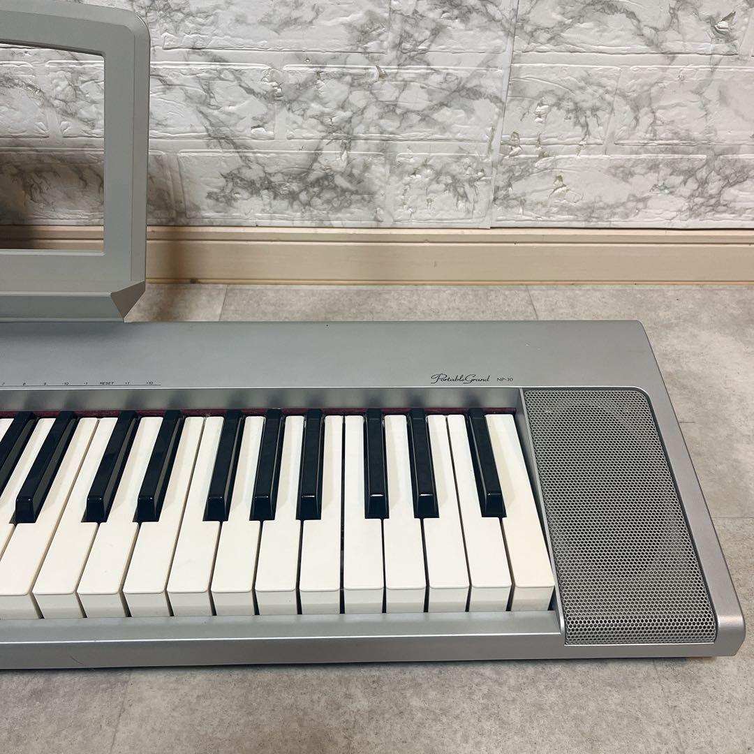 YAMAHA 電子ピアノ76鍵盤Portable grand NP30 - メルカリ