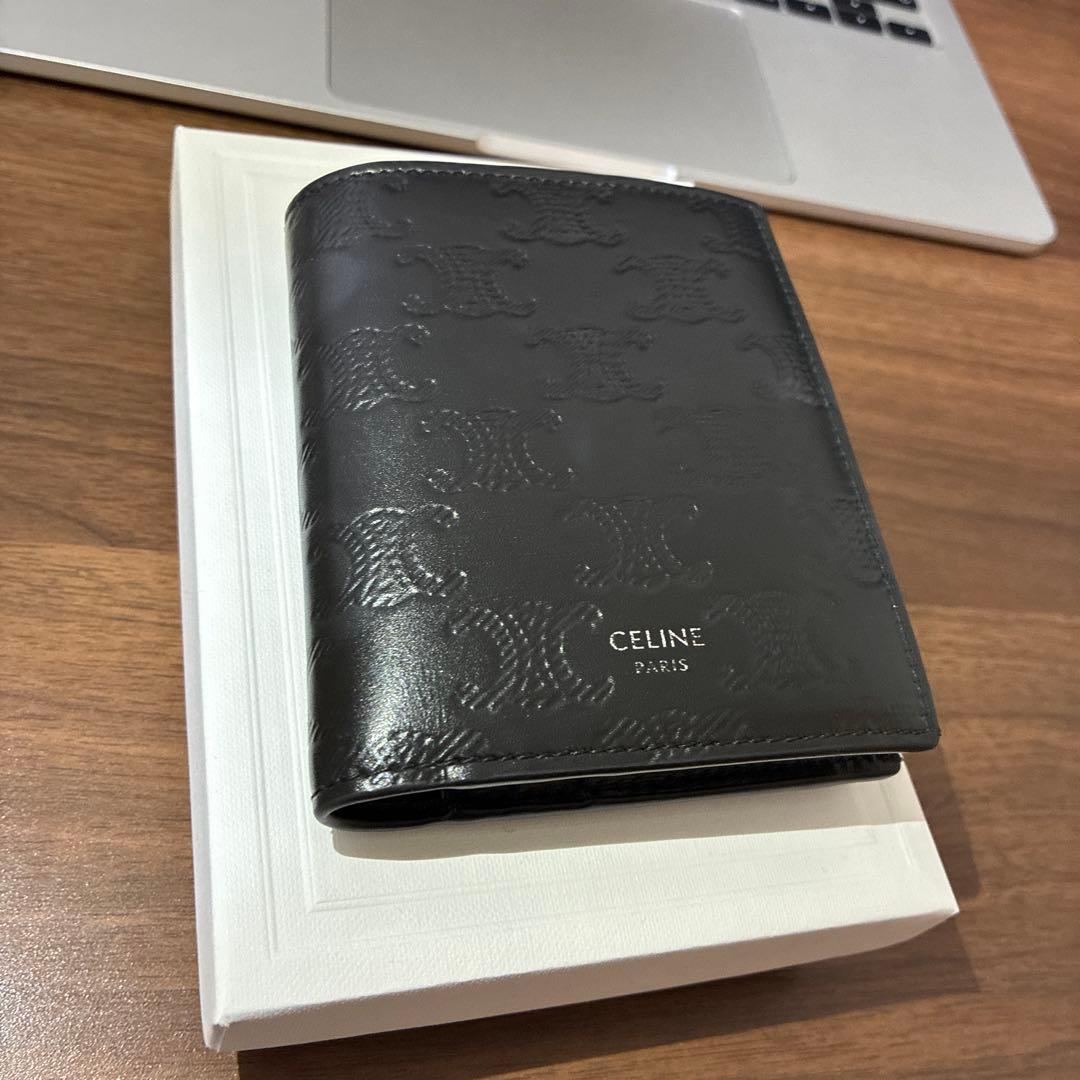 CELINE ブラック 二つ折り財布 箱付き トリオンフ 楽天市場】CELINE セリーヌ Triomphe Embossed Bi-Fold Wallet 二