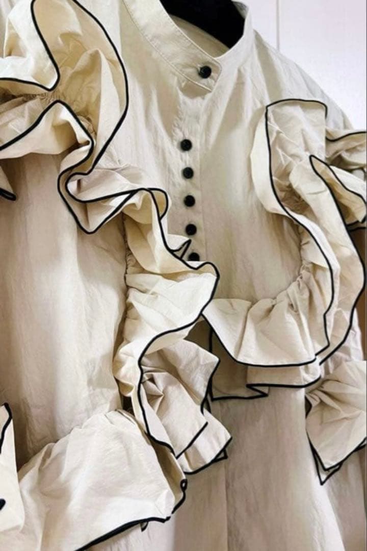 EAPHI FEELING FRILLS BLOUSE
