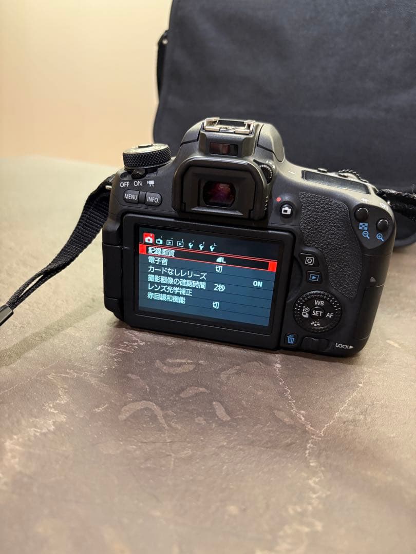 ジャンク】Canon EOS 8000D 標準レンズセット 付属品・バッグ付 - メルカリ