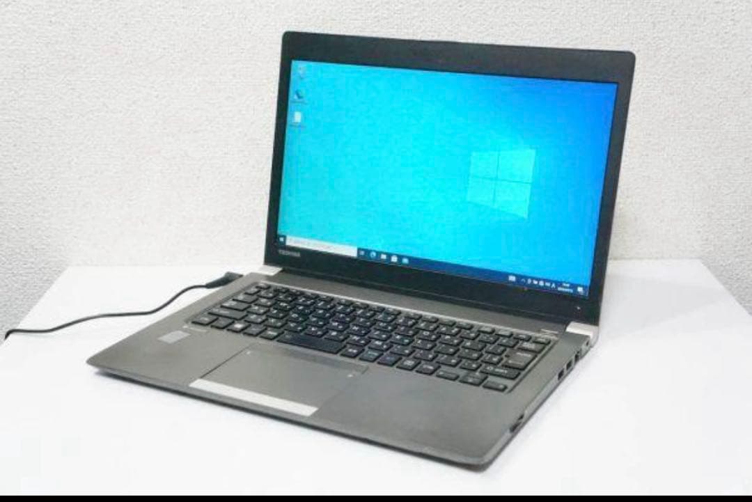 軽量　東芝 ダイナブック　R63 i5-5300　SSD240　メモリ 8GB 薄型・軽量 東芝 dynabook R63/P Core i5 5300U メモリ8GB SSD128G Wi