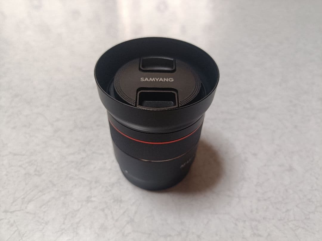 SAMYANG AF 45mm F1.8 FE 単焦点標準レンズ　ソニーαE用 SAMYANG、ソニーEマウント用「AF 45mm F1.8 FE」 - デジカメ Watch