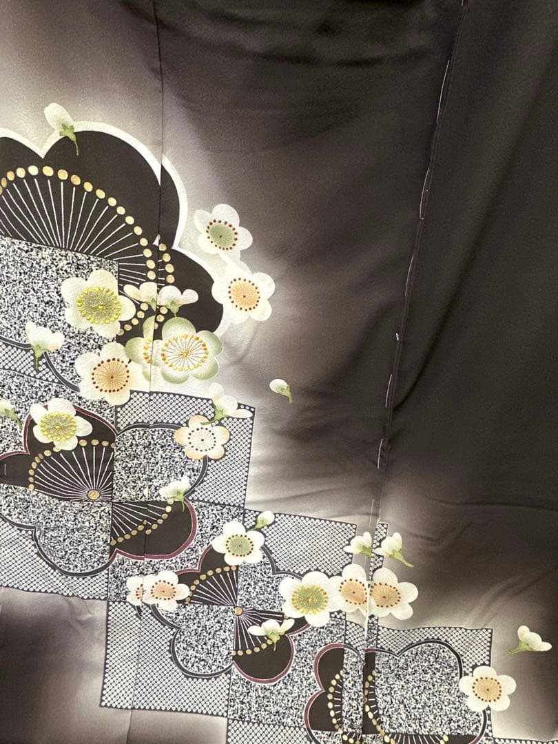正絹 振袖 梅 市松 未仕立て品 仮絵羽 - メルカリ