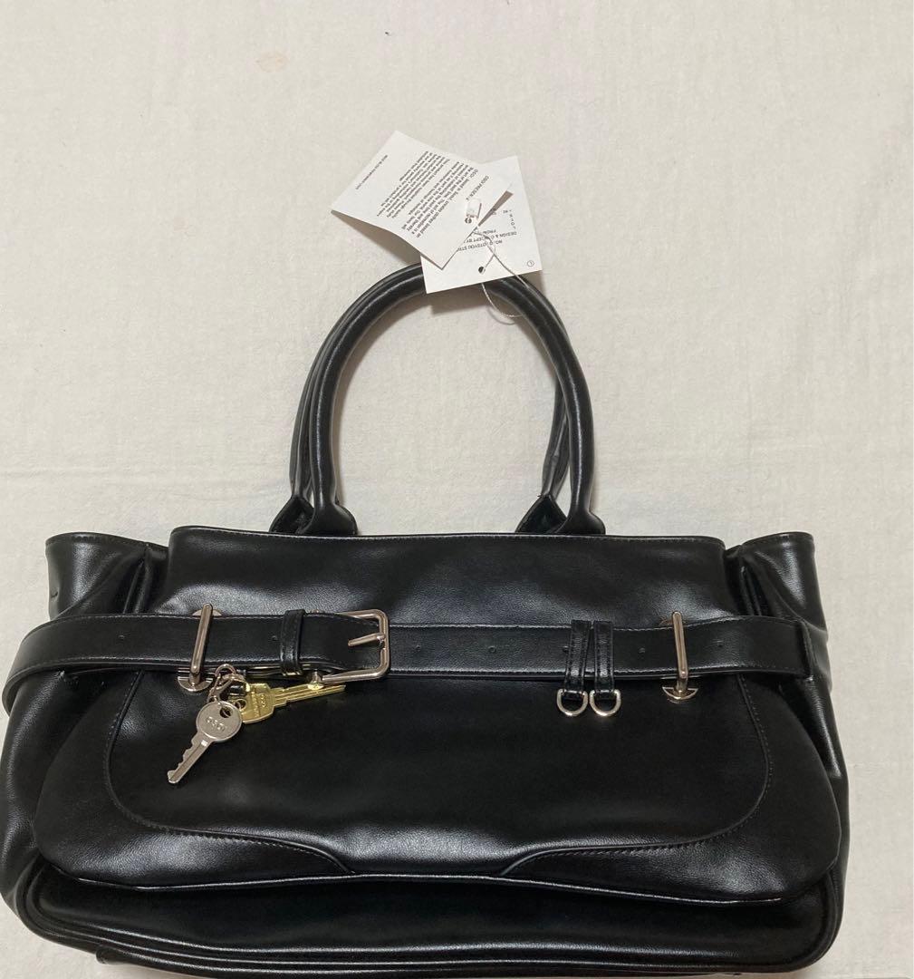 ✨ 状態良好✨OSOI 黒 ハンドバッグ 鍵付き 韓国発バッグブランド「OSOI」の日本国内独占販売権を取得。2025年春夏