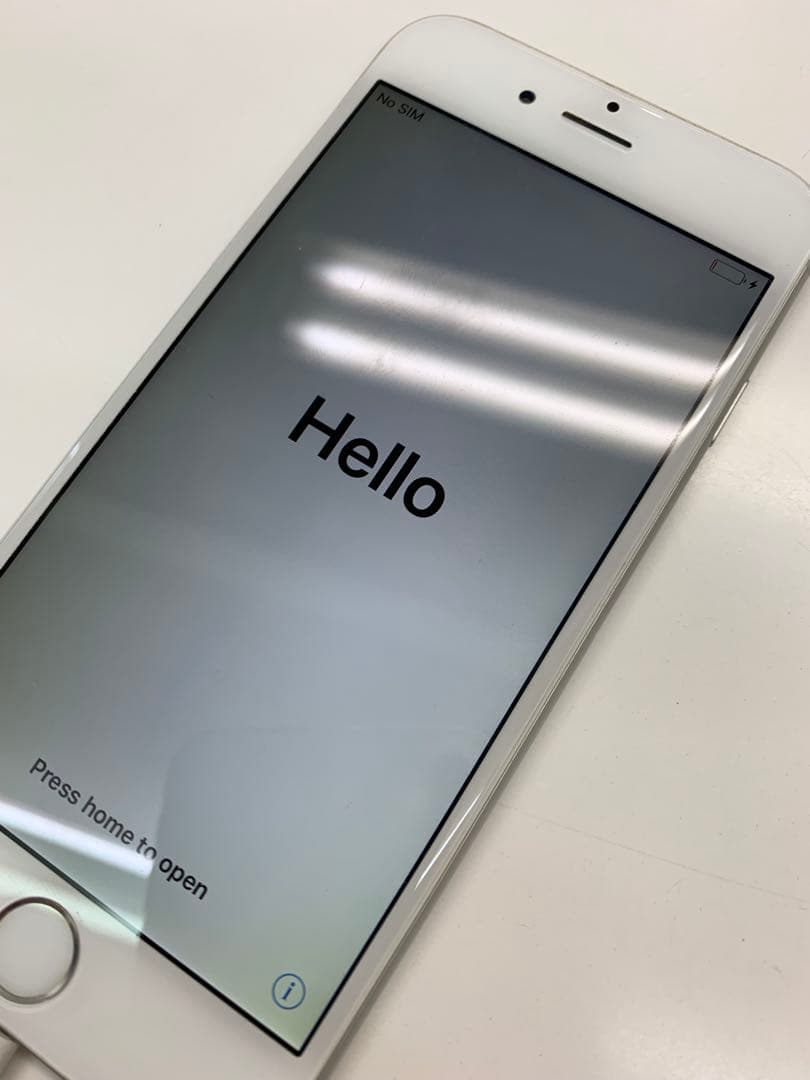 iPhone8 シルバー 64GB SIMフリー 本体 - メルカリ