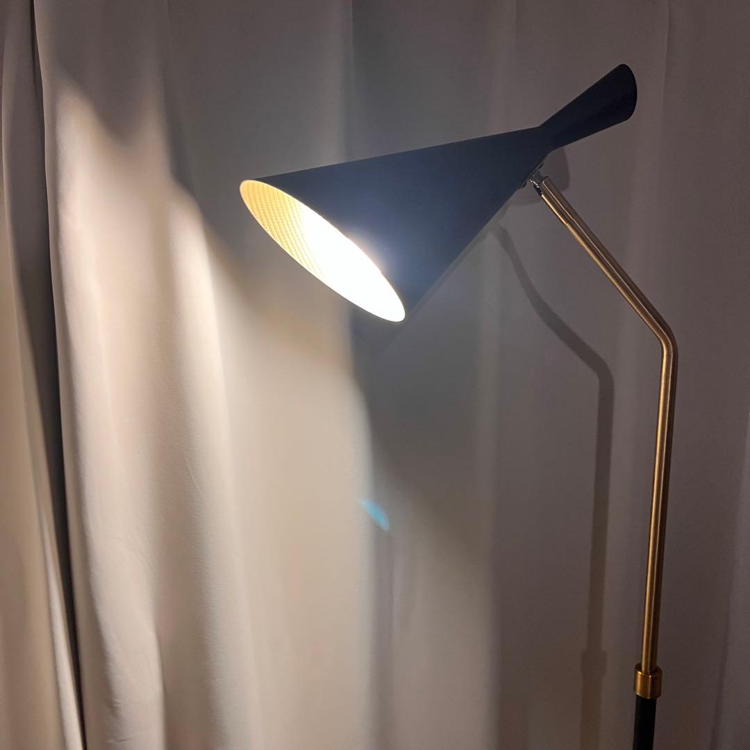 ジェネシスフロアーランプ Genesis-floor lamp Genesis-floor lamp / ジェネシスフロアーランプ - デザイナーズ家具
