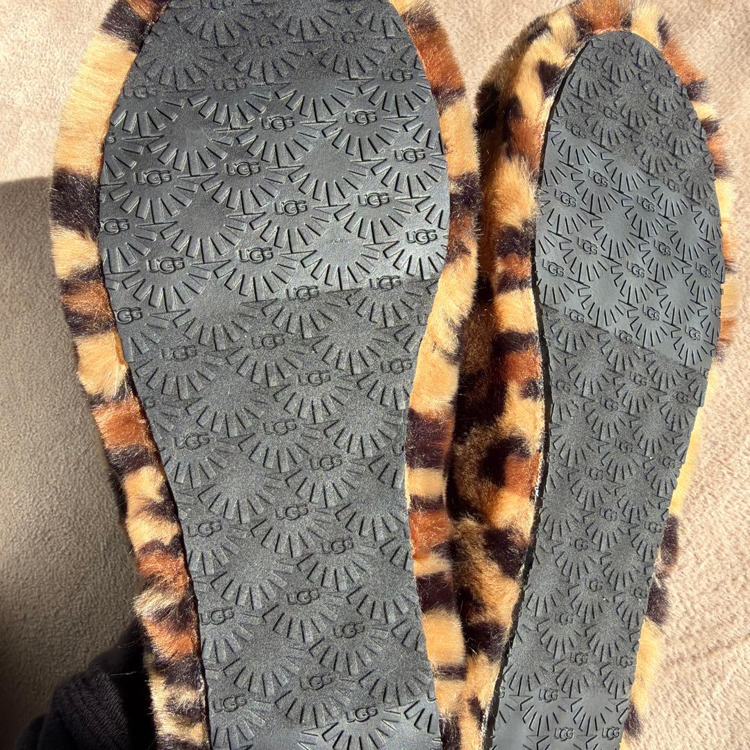 UGG ヒョウ柄 スライドサンダル - メルカリ