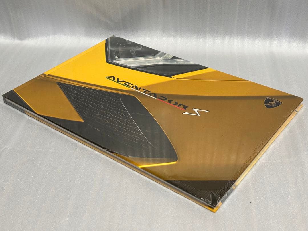 【未開封】ランボルギーニ アヴェンタドール S カタログ アヴェンタドール（ランボルギーニ）のカタログ｜中古車なら