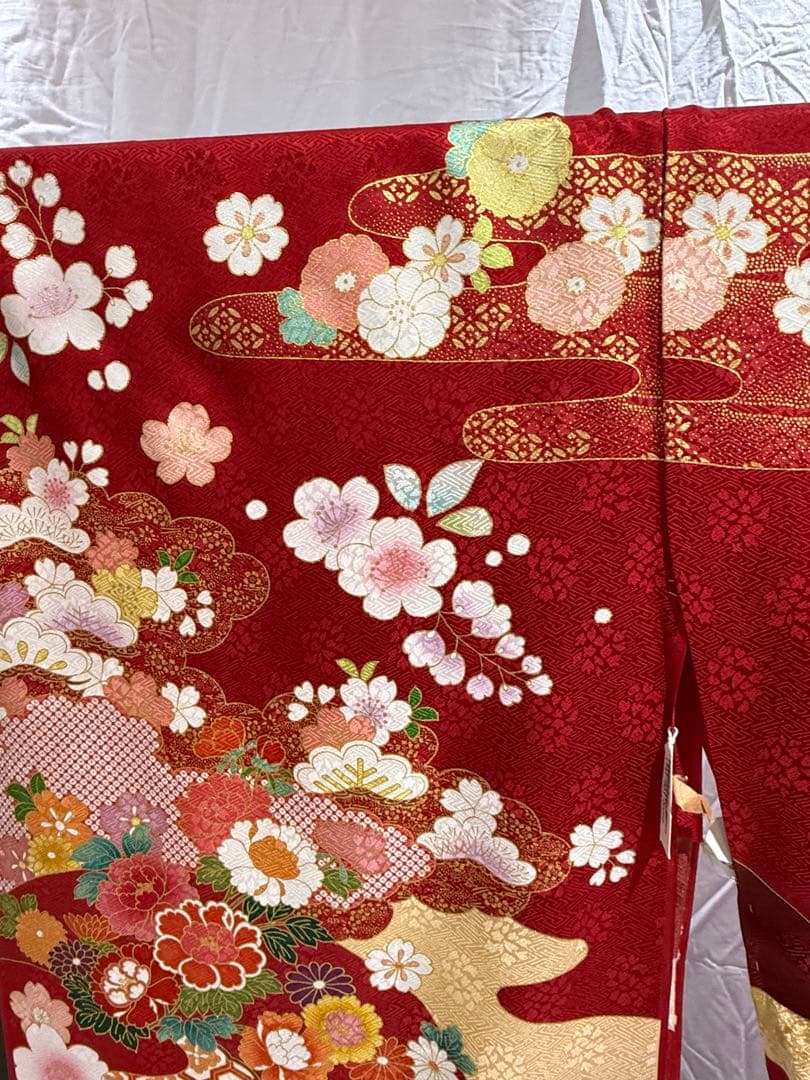 三越取扱 吉澤織物 [田中優子の世界]振袖 未仕立 定価70万 正絹 赤地