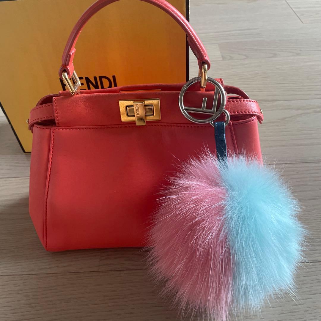 美品！FENDI ⭐︎フォックスファー チャーム 水色とピンク - メルカリ