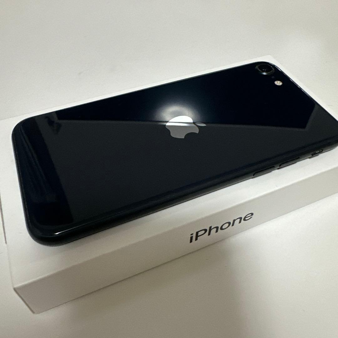 Apple iPhone SE (第3世代) ミッドナイト64GBブラック - メルカリ