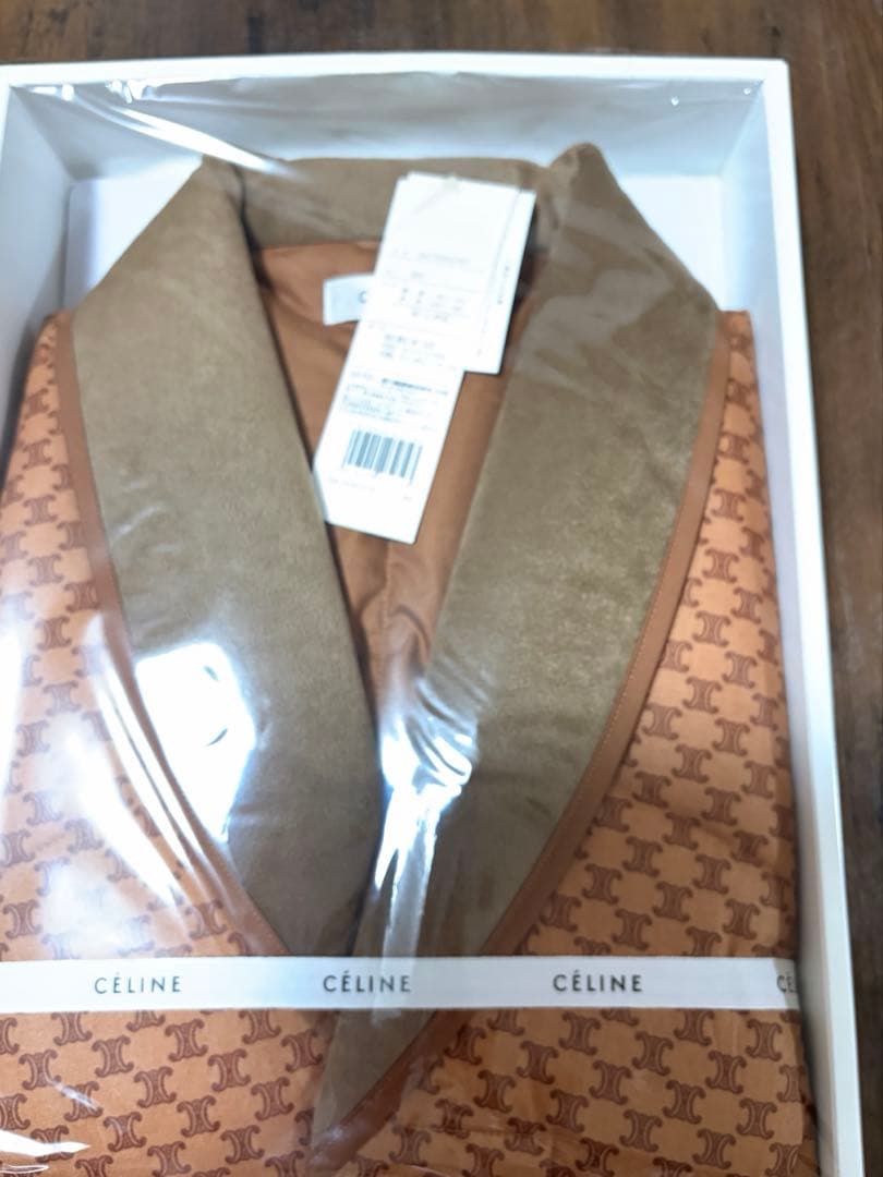 新品タグ付】CELINE セリーヌ羽毛肩あて 2枚セット ダウン85％西川産業
