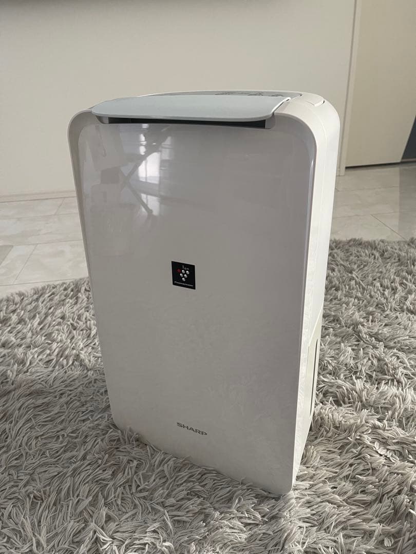 SHARP 衣類乾燥 除湿機 CV-J71-W 2020年製 SHARP（シャープ） 衣類乾燥除湿機 コンパクトタイプ プラズマ