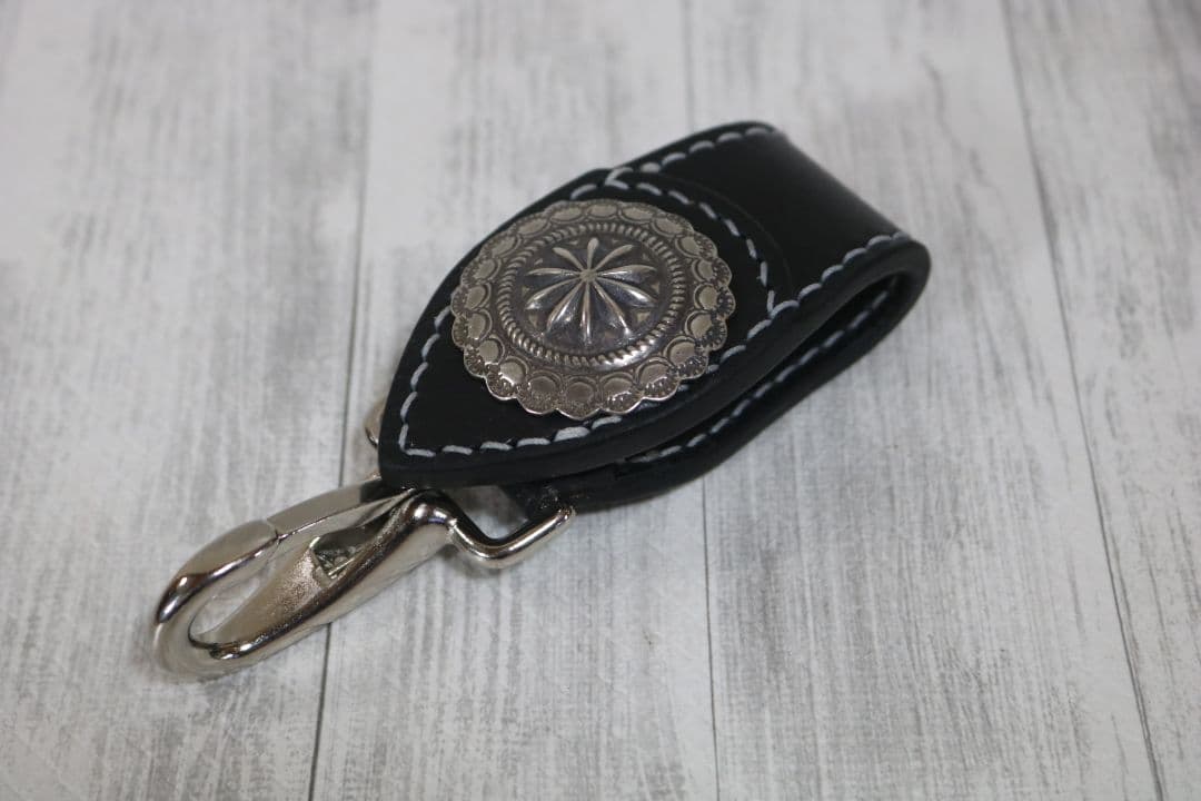 専用　レザー ブラック キーホルダー コンチョ　多脂革　オーダー レザー キーホルダー コンチョ」の人気商品一覧 | 安い商品を通販