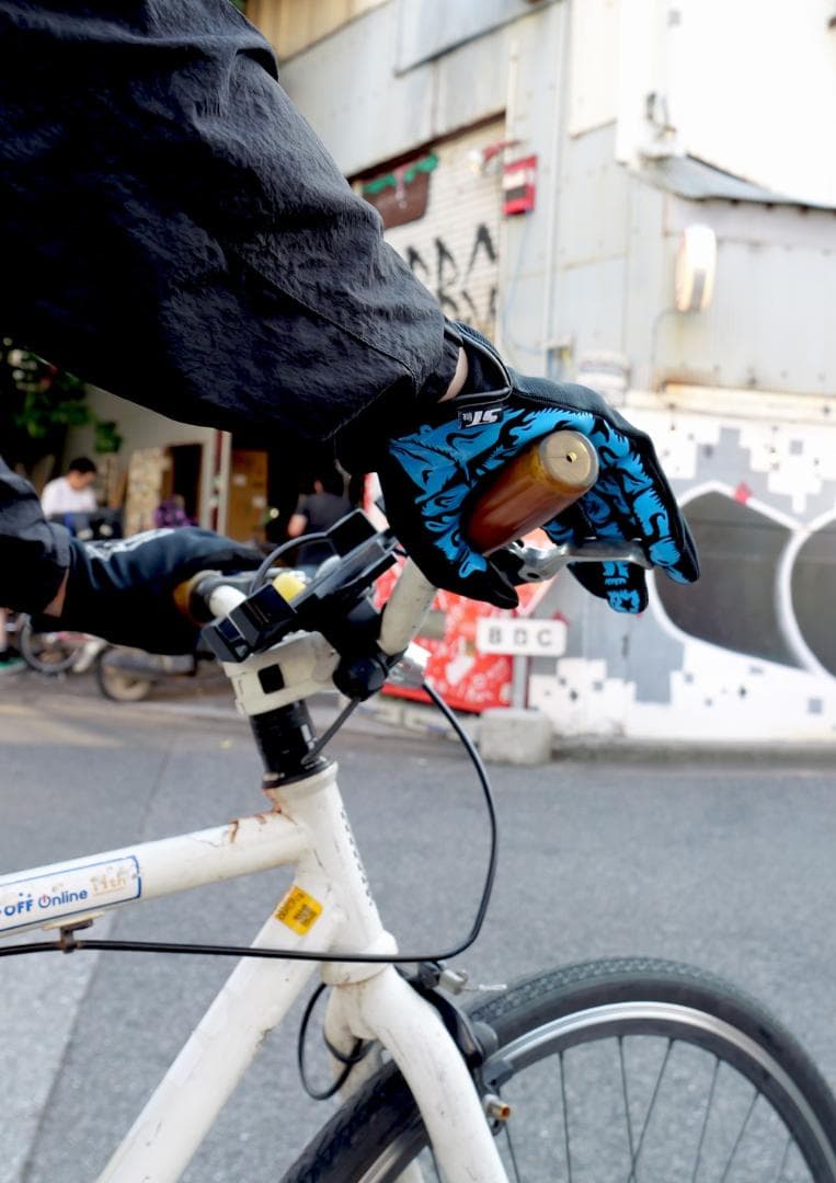 新品 サンタクルーズ x MxMxM スクリーミングハンドグローブ 黒緑