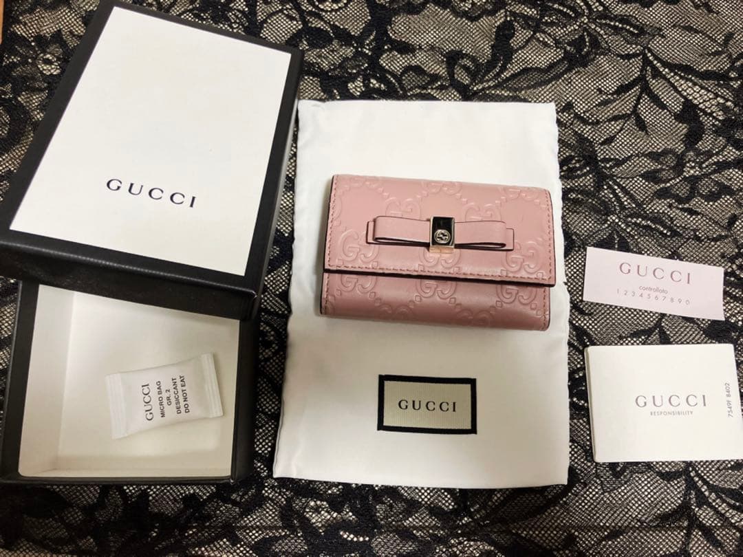 GUCCI GGパターン ピンクレザーキーケース GUCCI グッチ GG柄 キャンバスレザー ハート キーケース ピンク - メルカリ