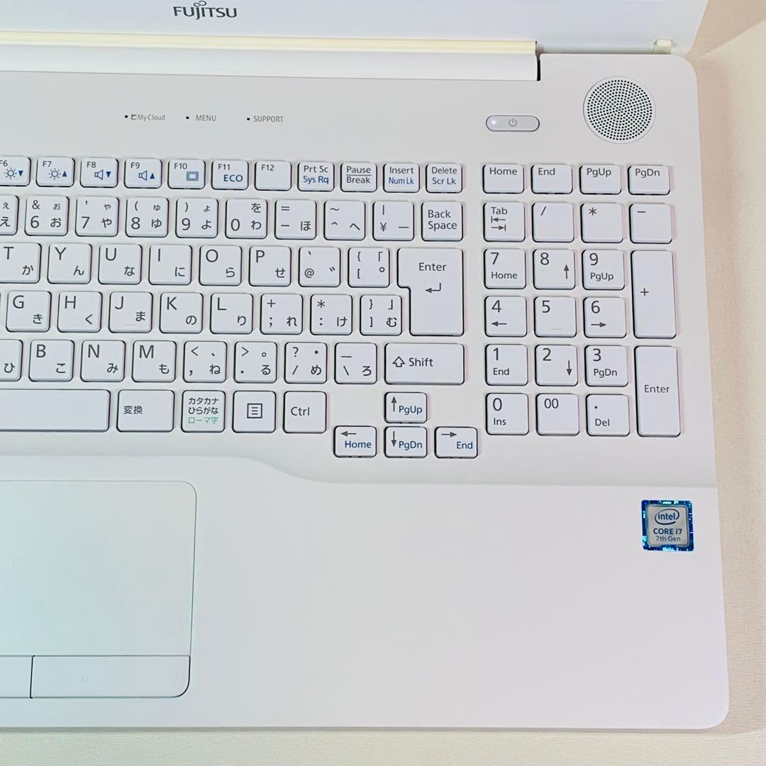 Core i7✨7世代✨SSD2TB✨32GB✨富士通✨ホワイト✨ノートパソコン