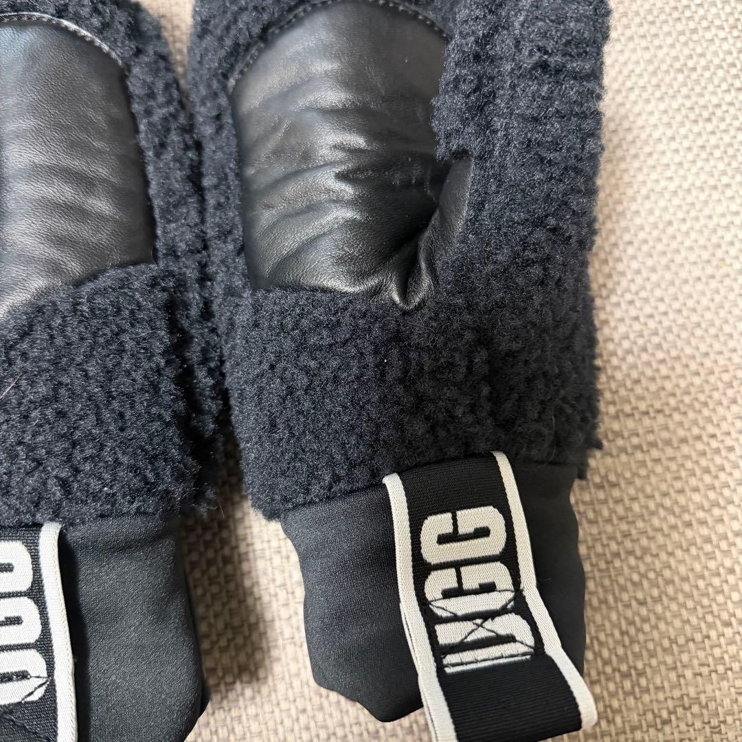 新品‼️UGGアグ手袋ミトンレディースブラック - メルカリ