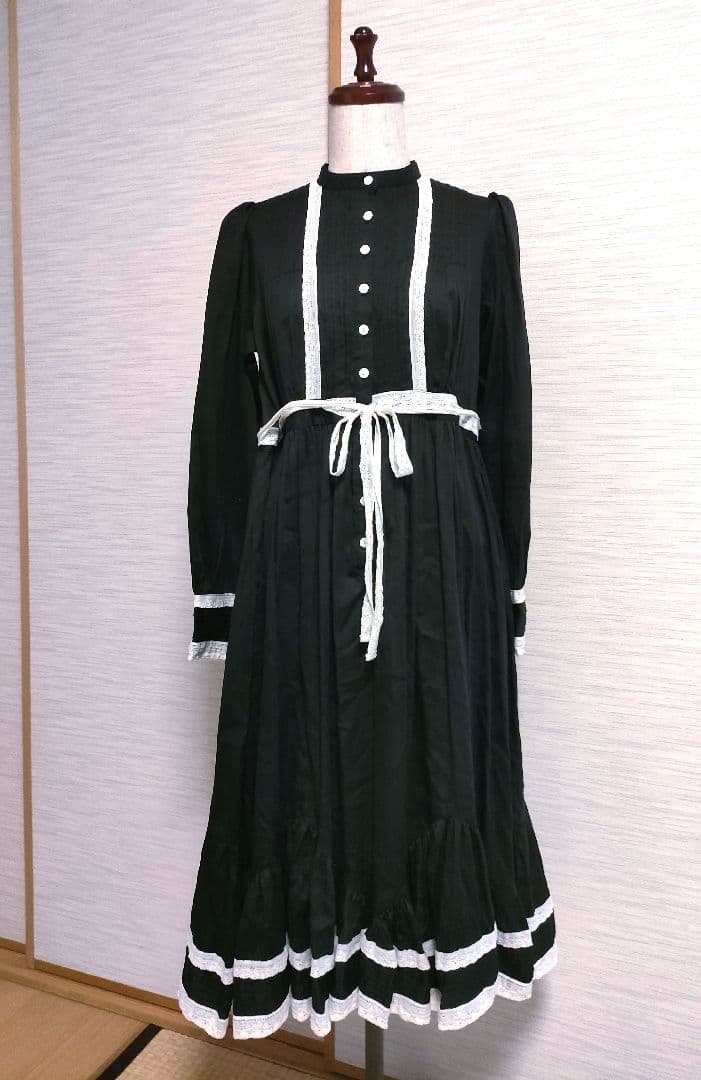 お*ち様 エクサントリーク★ワンピース★ サテンスカートドッキングワンピ | ロングワンピース | NOELA OFFICIAL