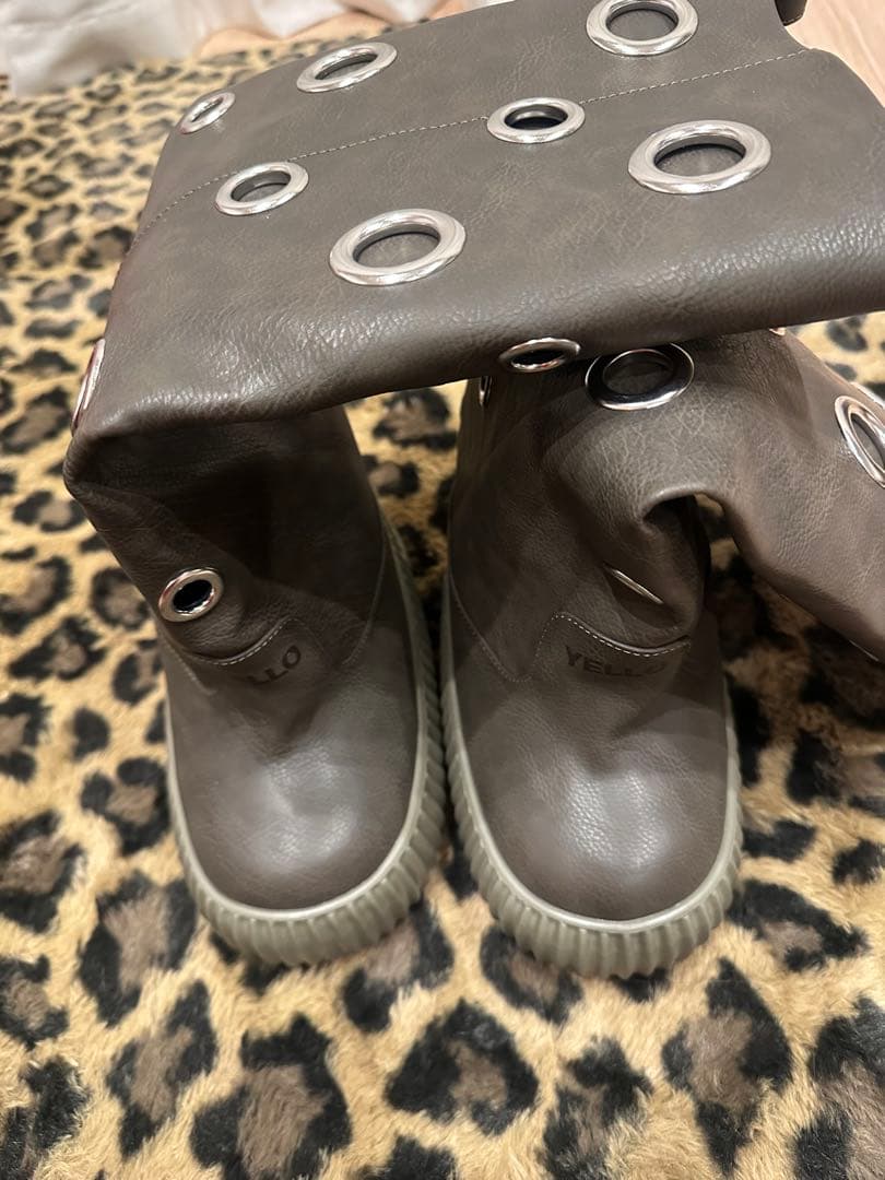 YELLO 199X LIFTED TALL BOOTS グレー - メルカリ