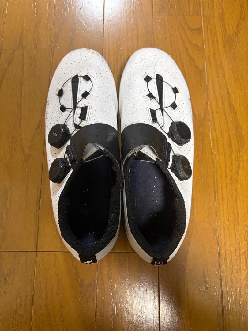 VENTO INFINITO CARBON 2 WIDE 40サイズ The Fizik Vento Infinito Carbon 2 Wide Brings Comfort to Road