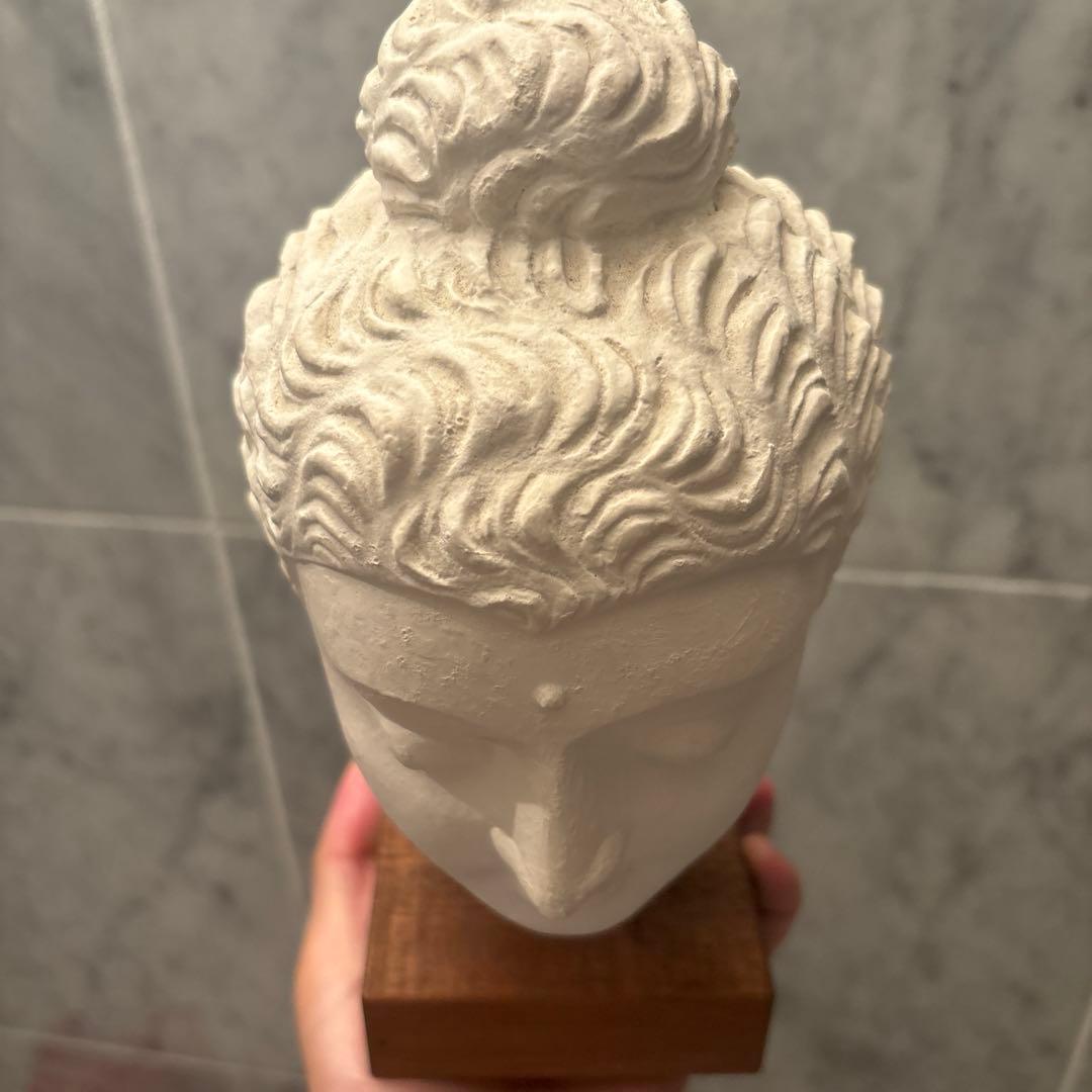 ガンダーラ美術 1600年前の仏教彫刻の を精巧に再現した仏頭カラチ国立