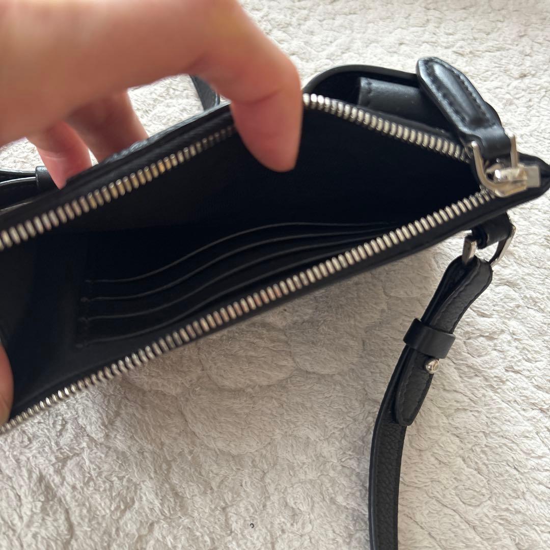 マロンJ様専用☆フェラガモ☆ 未使用スマホショルダーダブルガンチーニ