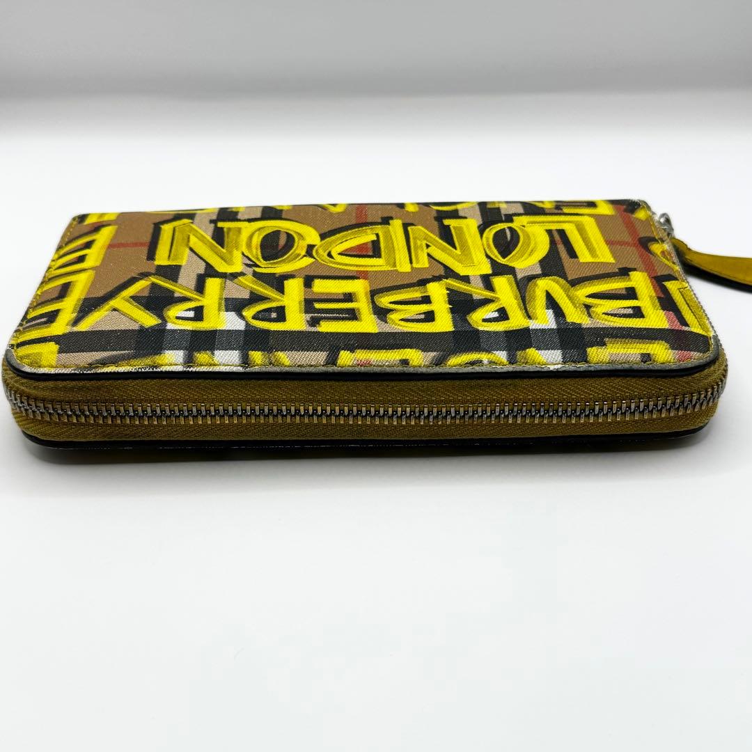 BURBERRY バーバリー グラフィティ 長財布 ラウンドジップ PVC - メルカリ