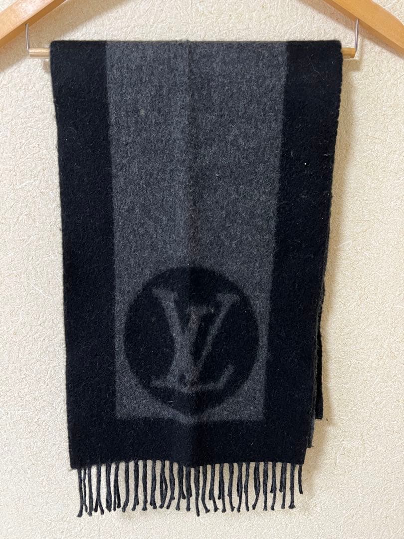 LOUIS VUITTON マフラー グレー ブラック 中古・古着通販】LOUIS VUITTON (ルイ ヴィトン) マフラー グレー