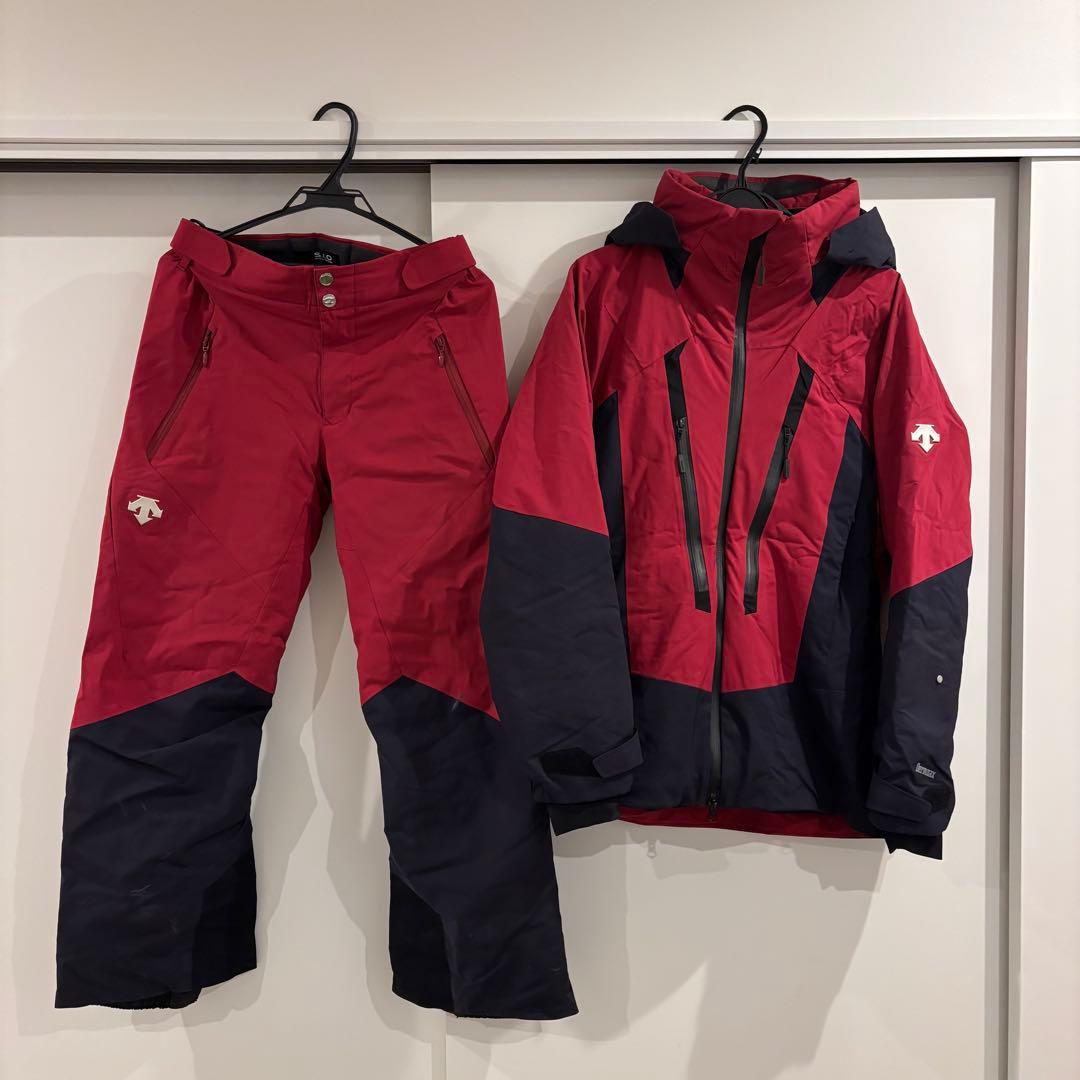 【美品】DESCENTE スキーウェア上下セット 22/23モデル Mサイズ MOVESPORT DESCENTE デサント スキーウェア 上下セット INSULATED SUIT