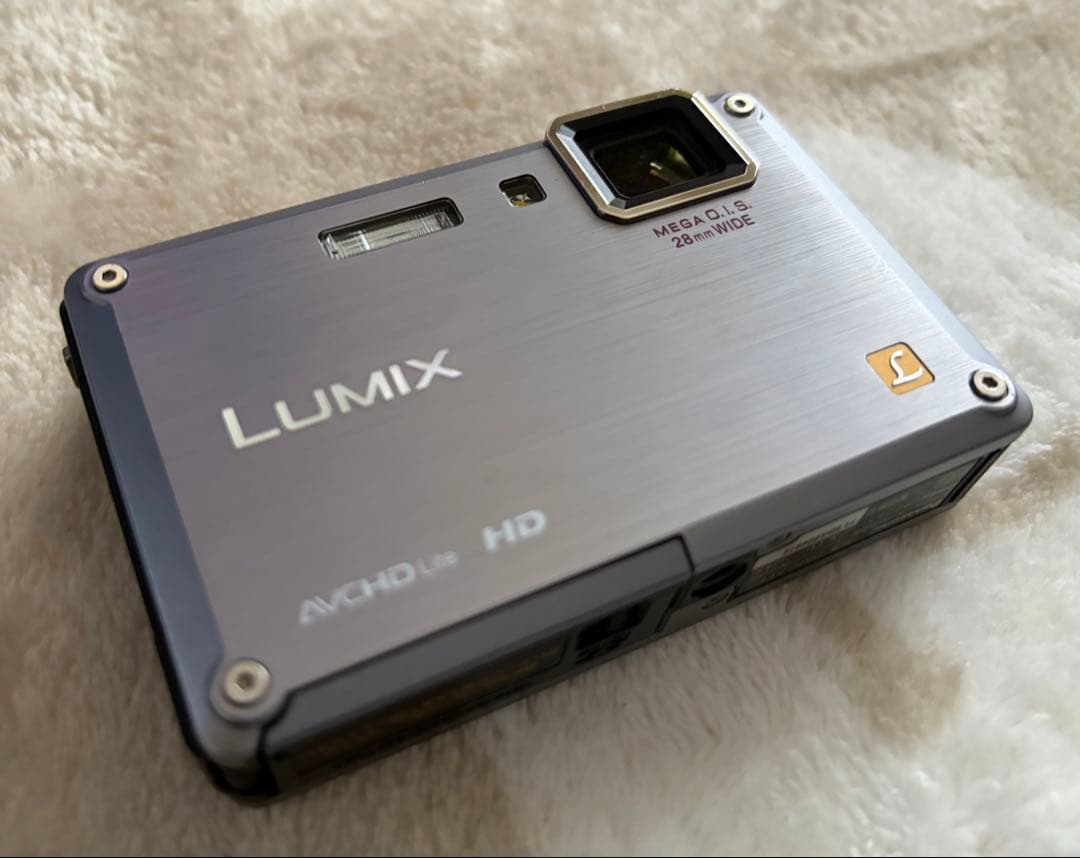 Panasonic LUMIX DMC-FT1 シルバー　交換用リチウム電池有 Panasonic LUMIX DMC-FT1 シルバー 交換用リチウム電池有 - メルカリ
