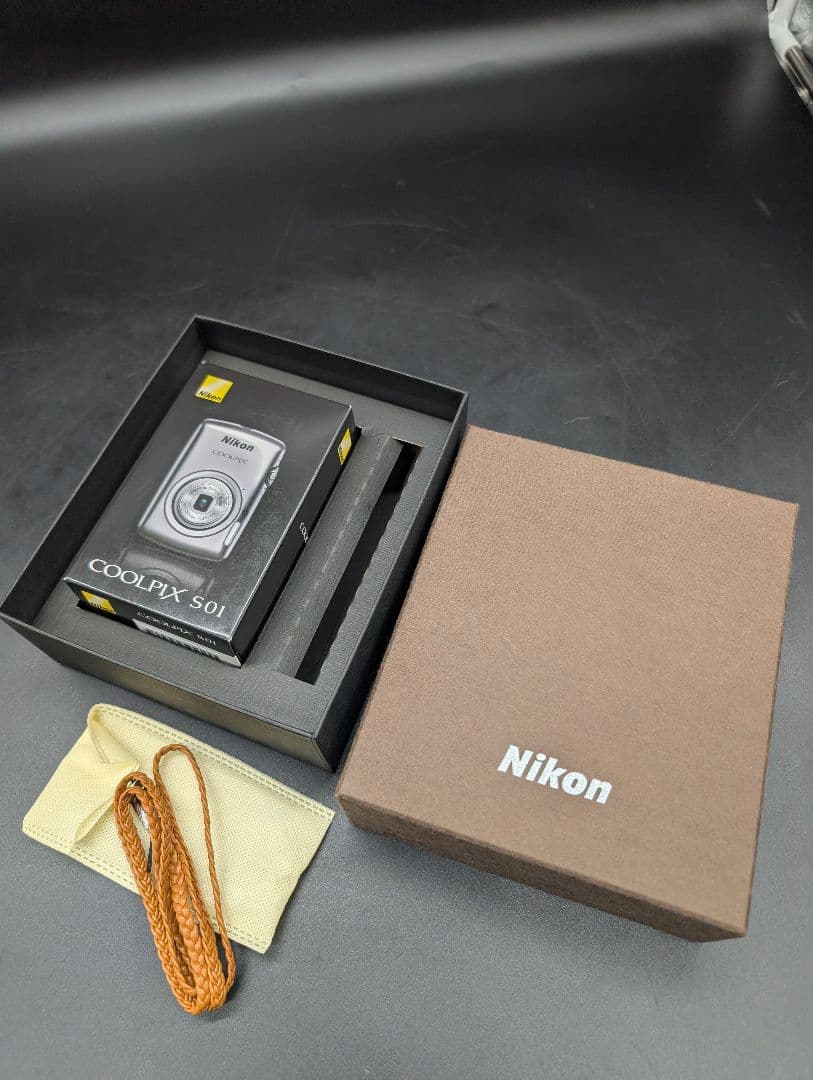 【未使用】Nikon COOLPIX S01 シルバー 中古】トレーディングフィギュア COOLPIX S01 ミラーシルバー 「Nikon