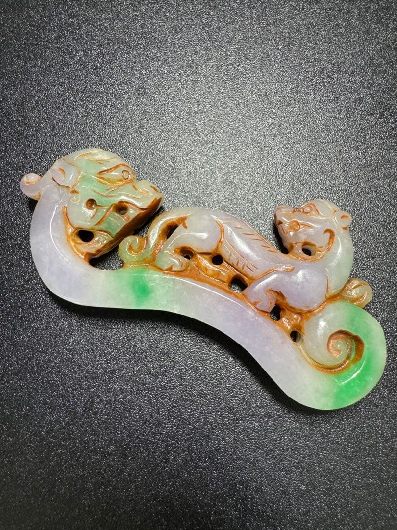 翡翠 龍と虎　清時代 中国古美術 雕刻 極細工装飾品 時代物 お守り 極細工根付 幸運招来のお守りチャーム］