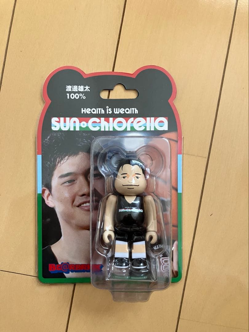 渡邊雄太選手BE@RBRICK 株）コラントッテが渡邊雄太選手（バスケットボール）と