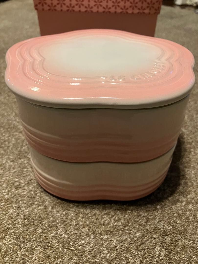 LE CREUSET スタッキングフラワーコンテナ ピンク - メルカリ