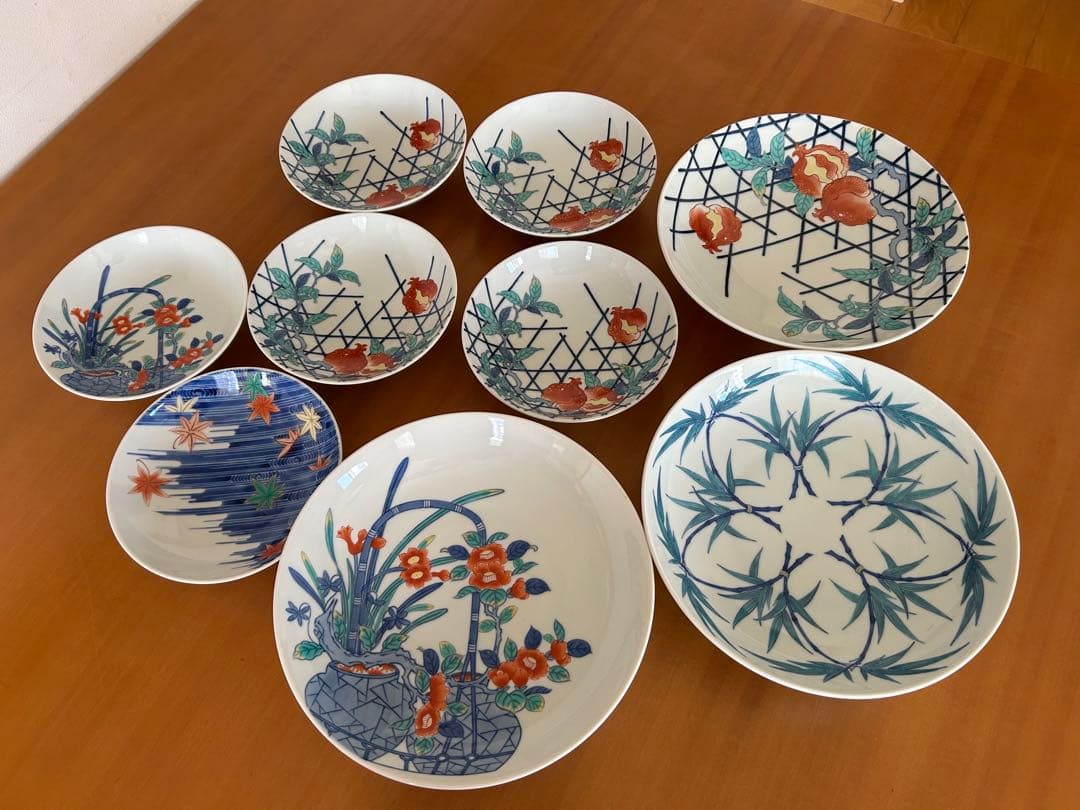 伊万里　色鍋島　花柄と竹模様の高台皿　9枚セット 鍋島 | 畑萬陶苑 ONLINE SHOP
