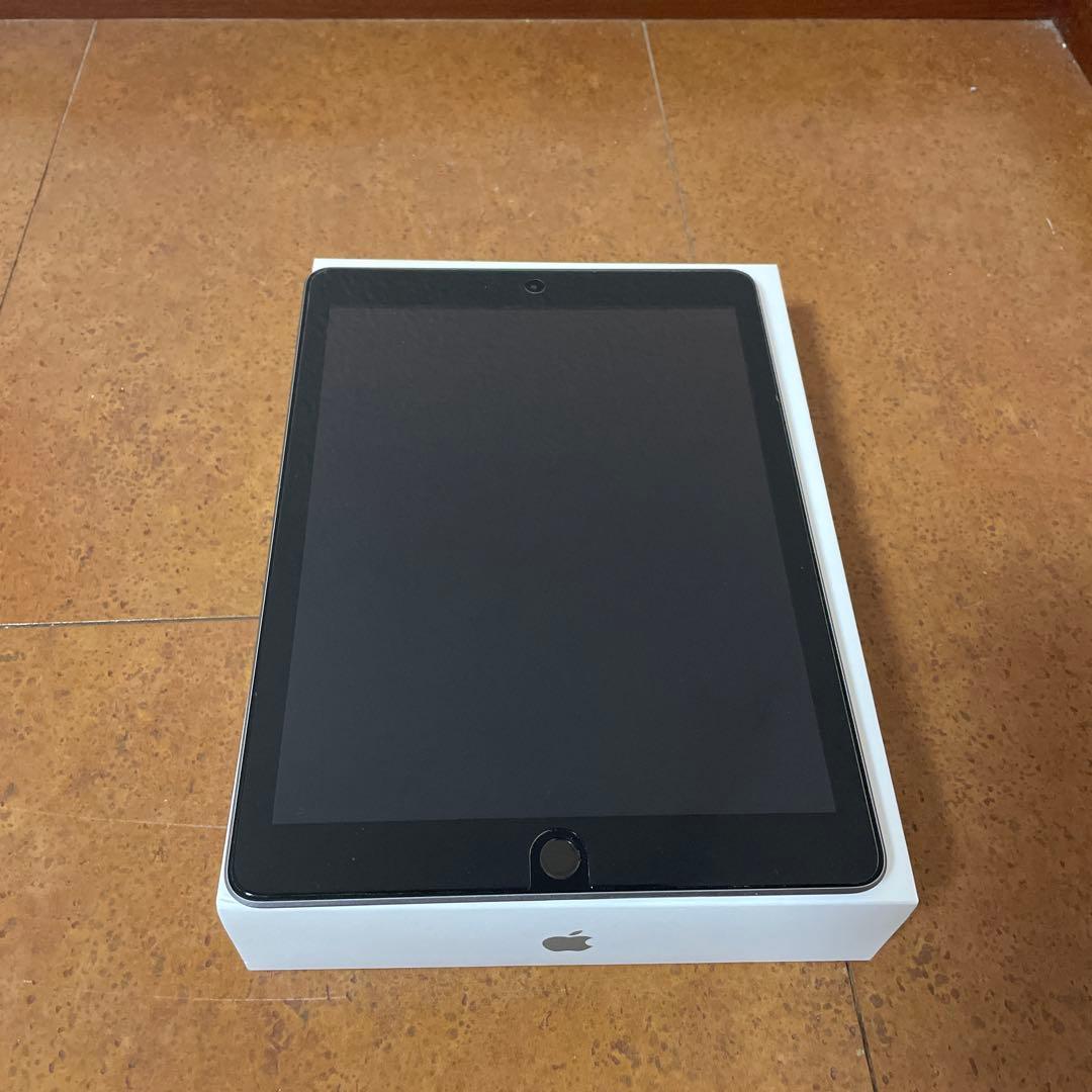iPad 6th 本体と箱 シルバー　128gb MR7J2/A iPad 第6世代 128GB スペースグレイ MR7J2J／A Wi-Fi [128GB] （2018