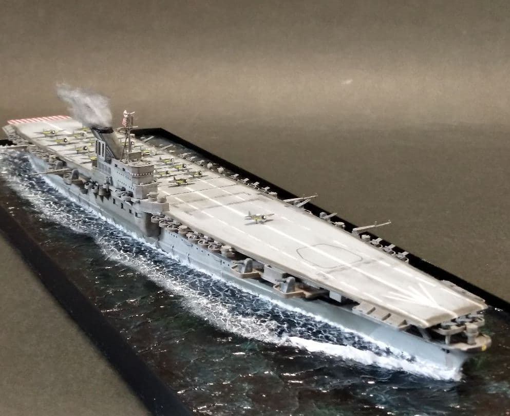 タミヤ 日本海軍 航空母艦 信濃 1/700 プラモデル完成品 ジオラマ