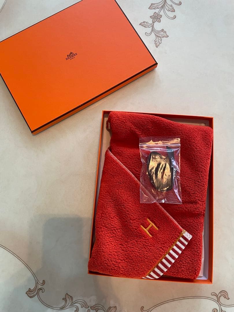 エルメス　ハンドタオル お急ぎ対応】【正規店入荷】【名入れ代込】HERMES エルメス カレ