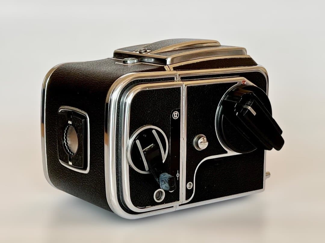 HASSELBLAD 500C/M ボディ A12マガジン ポラバック付き - メルカリ