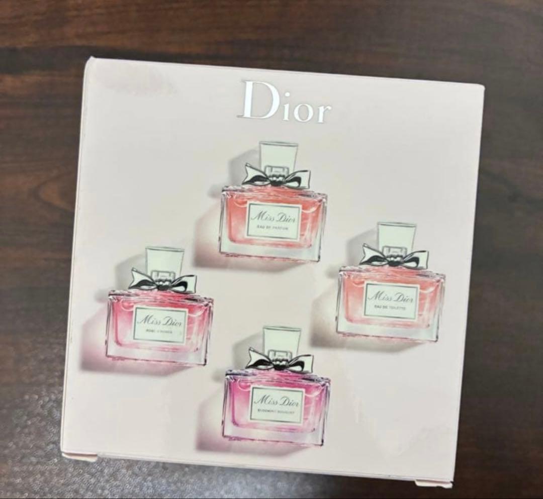 Miss Dior La Collection ミニチュアコレクシ5ml x 4 Christian Dior Miss Dior La Coll Mini Set – Fragrancelord.com
