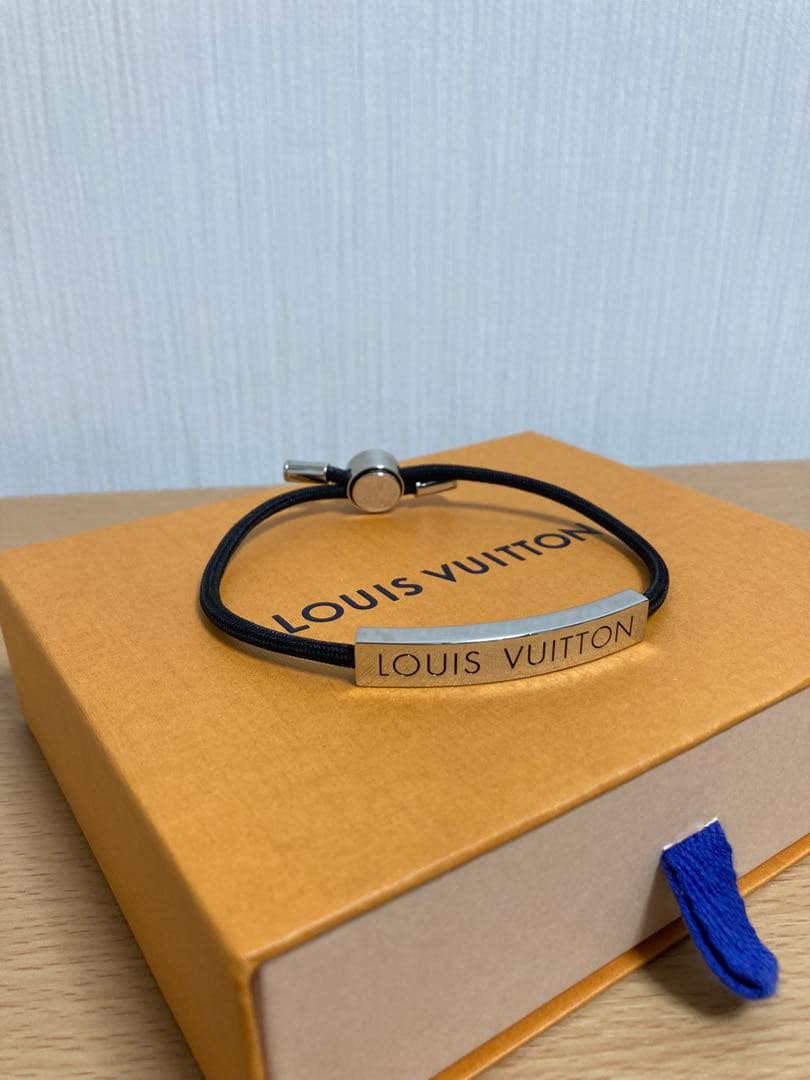 LOUIS VUITTON ブレスレット スペース 中古・古着通販】LOUIS VUITTON (ルイ ヴィトン) ブレスレット・LV